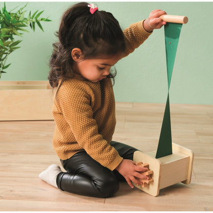 Wind the Ribbon Hand Eye Coordination Activity - From 24 months  - SHIP FROM NETHERLAND TO UK AND EUROPE ONLY